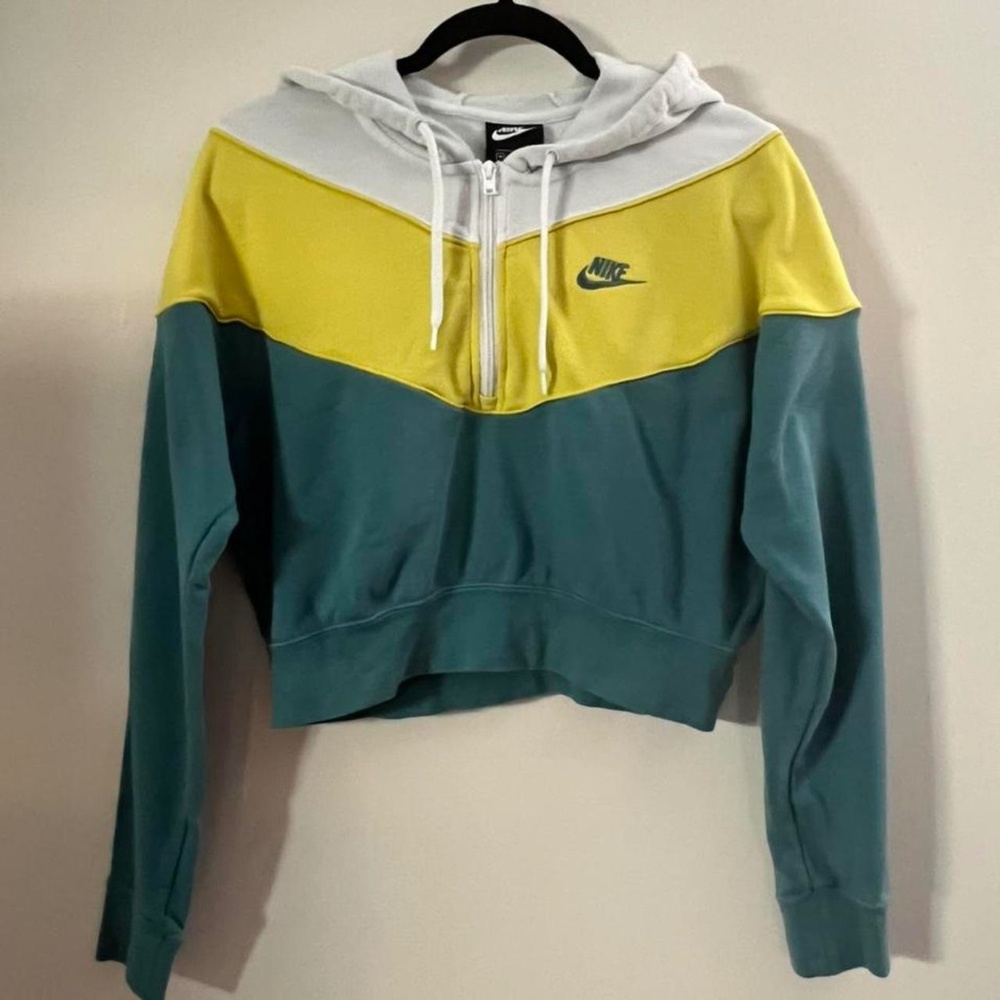 Nike cropped zip up jacket